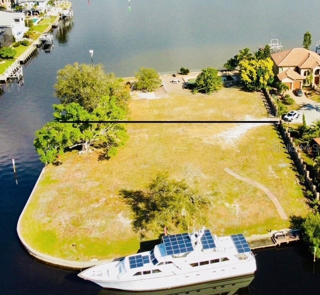 PUNTA GORDA ISLES SEC 10 - Land
