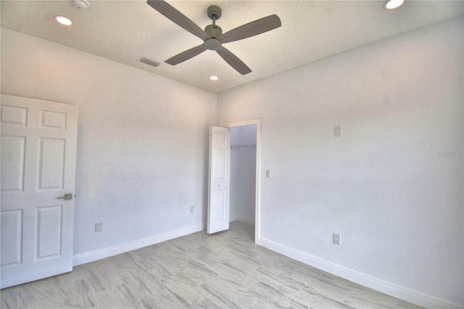 INDIAN LAKE ESTATES - Residential Lease