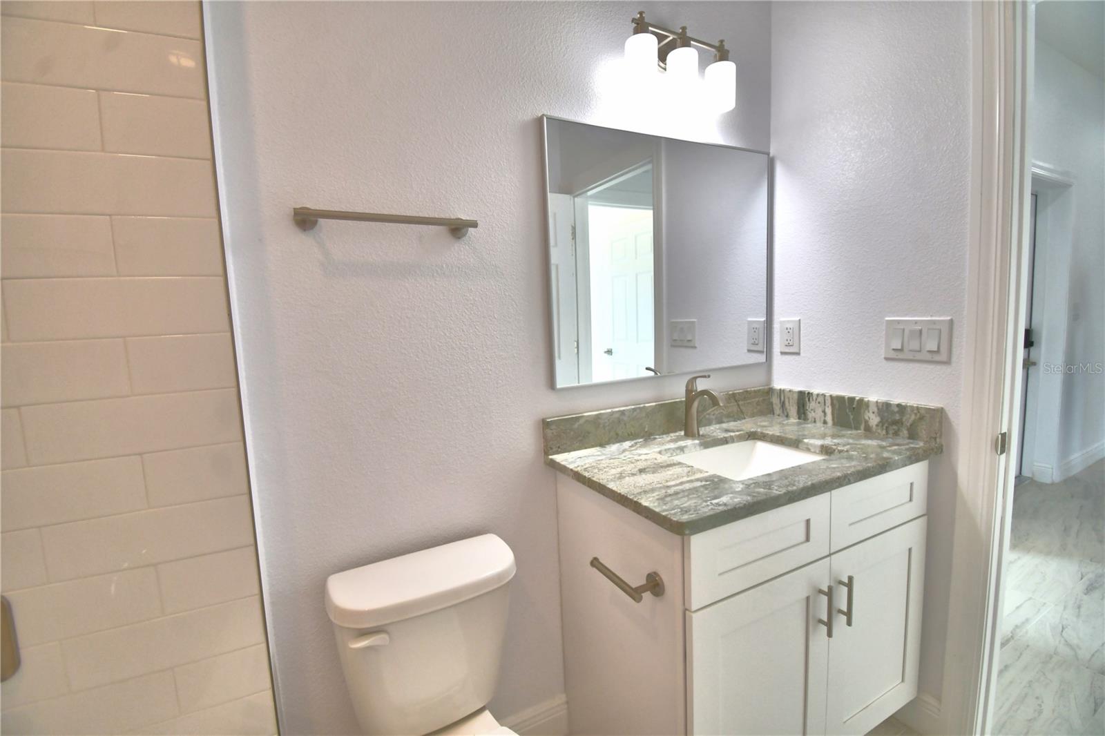 INDIAN LAKE ESTATES - Residential Lease