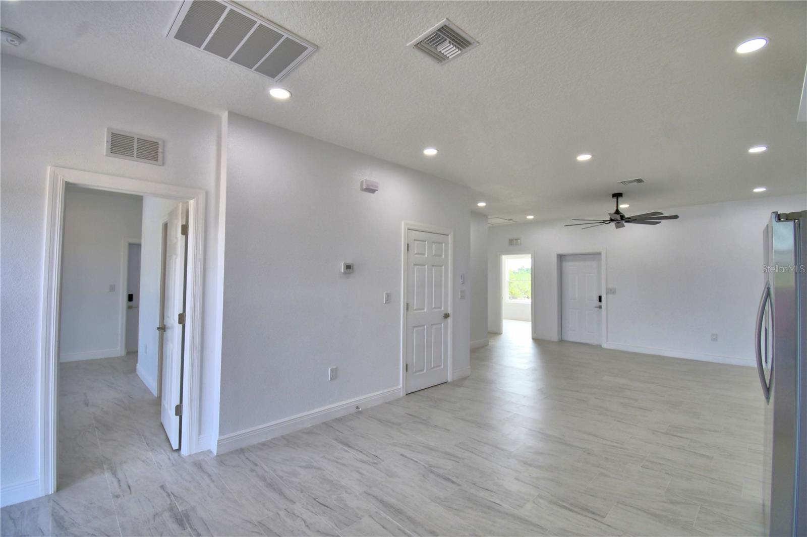 INDIAN LAKE ESTATES - Residential Lease