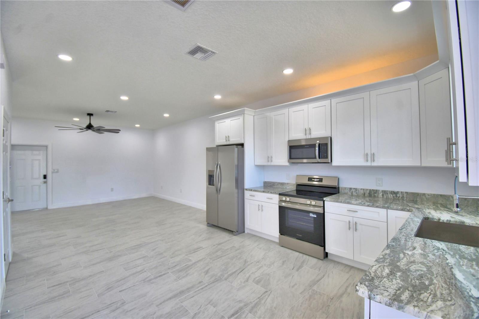 INDIAN LAKE ESTATES - Residential Lease