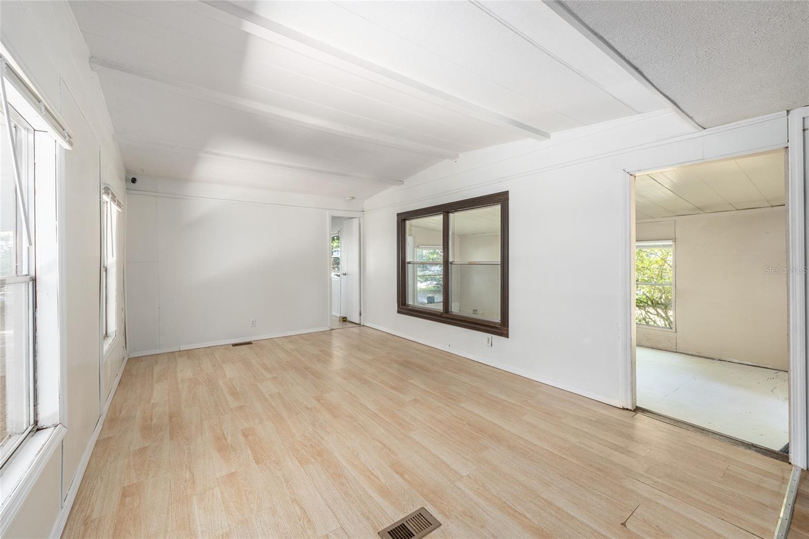 SOUTHGATE MOBILE MANOR - Residential