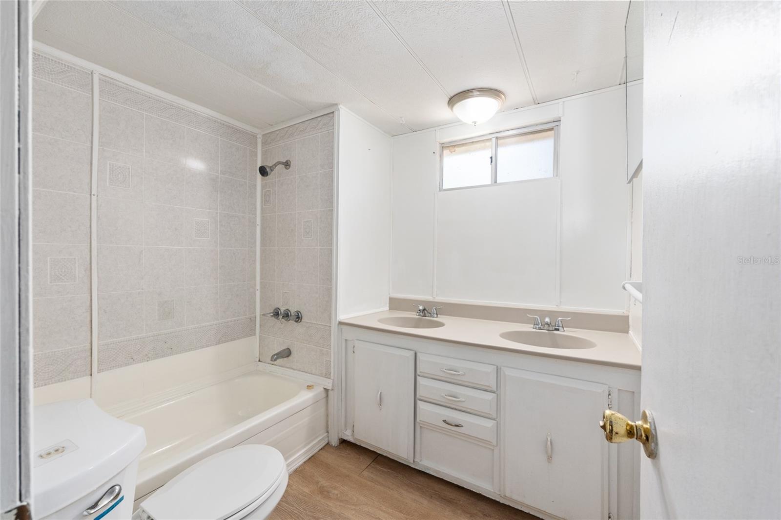 SOUTHGATE MOBILE MANOR - Residential