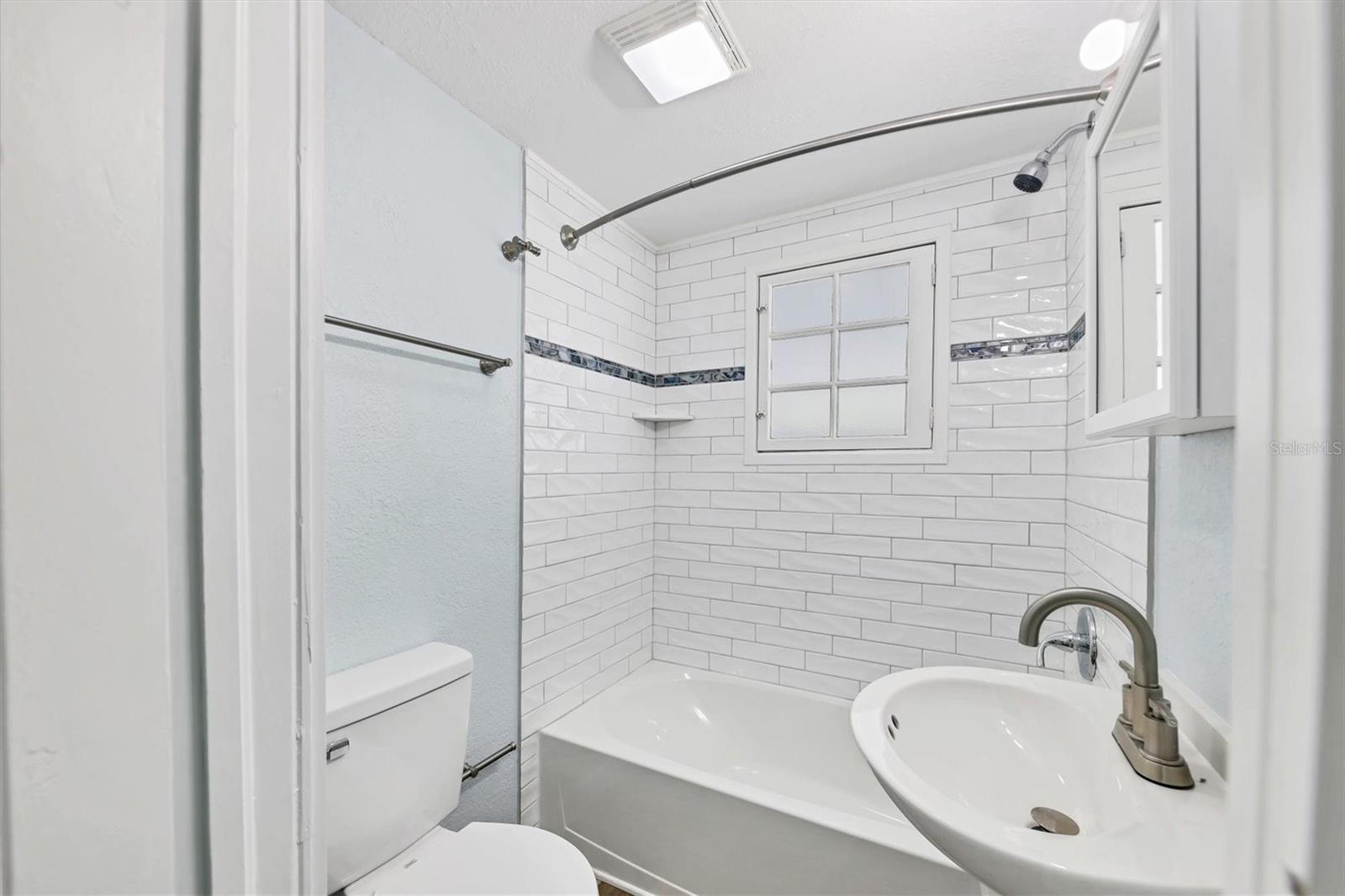 VENICE EDGEWOOD SEC OF - Residential