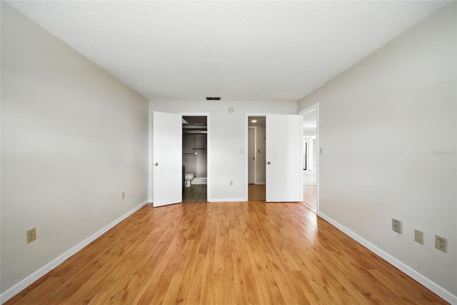 SEMINOLE OAKS APTS CONDO - Residential