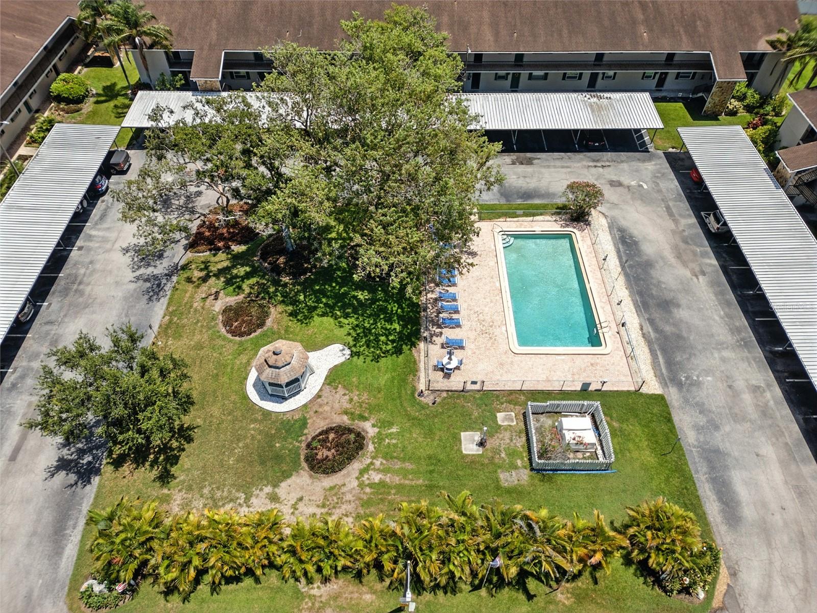 SEMINOLE OAKS APTS CONDO - Residential