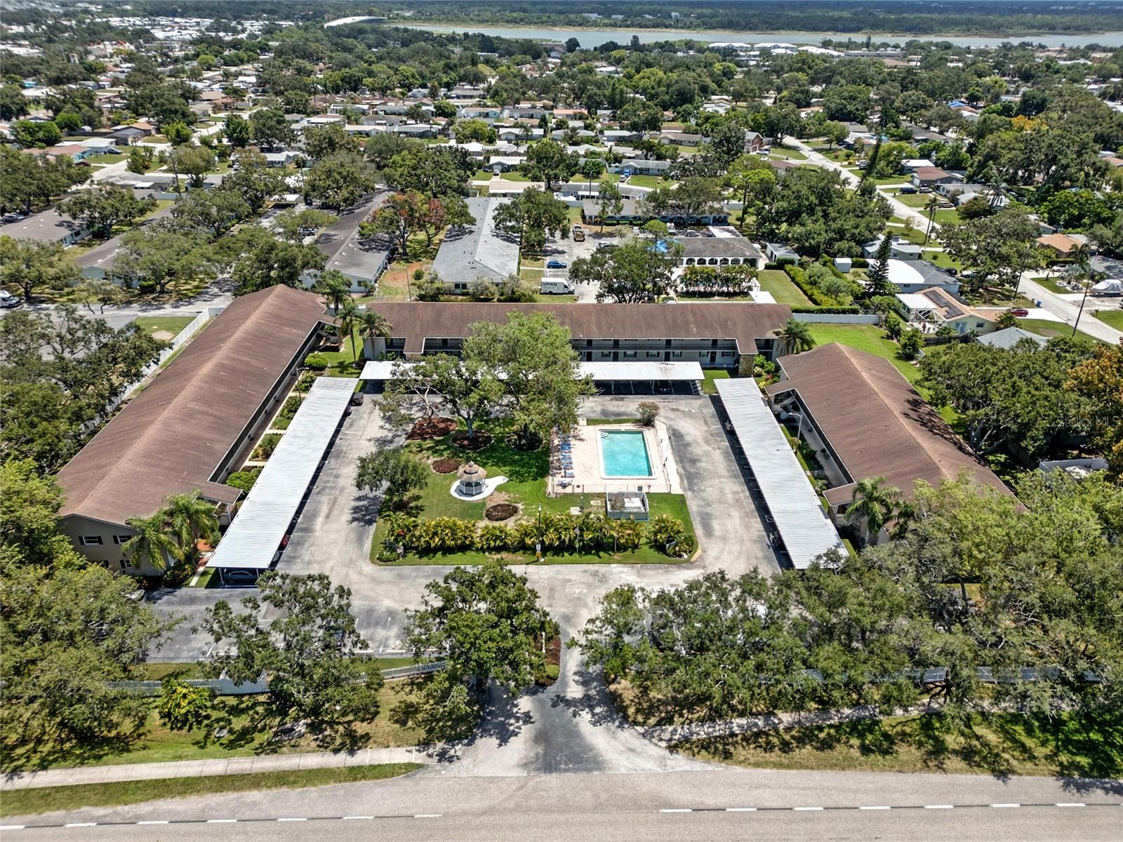 SEMINOLE OAKS APTS CONDO - Residential