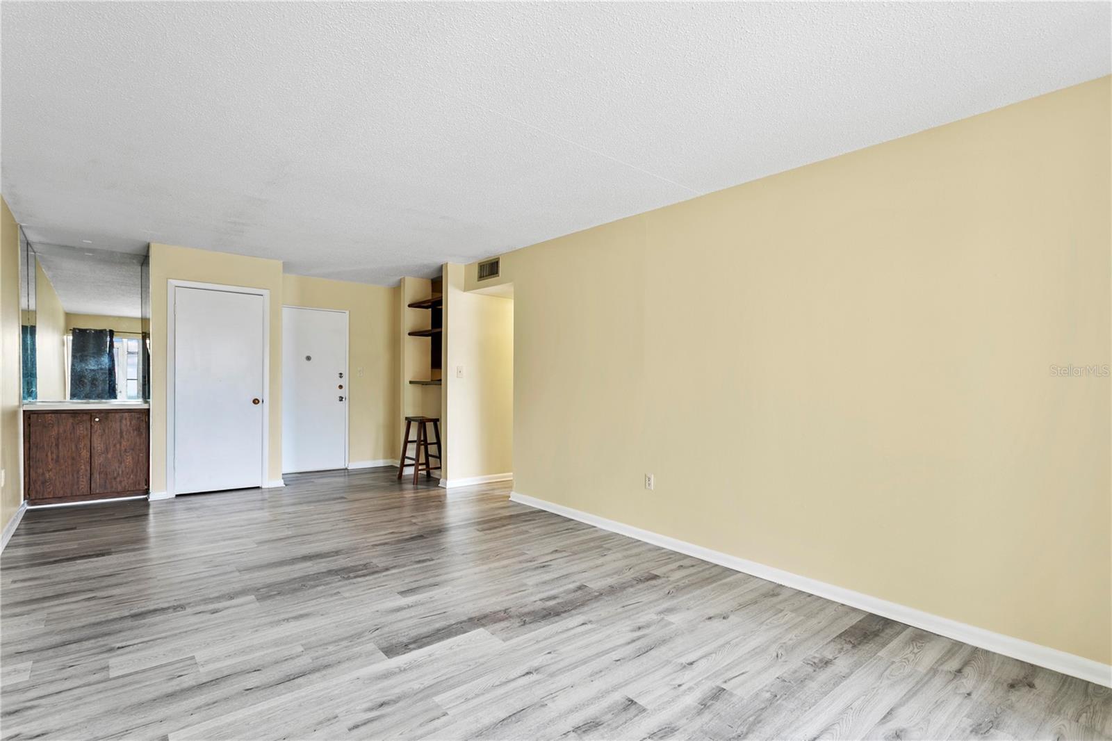 THE CONDOMIN F SUNSET PARK - Residential