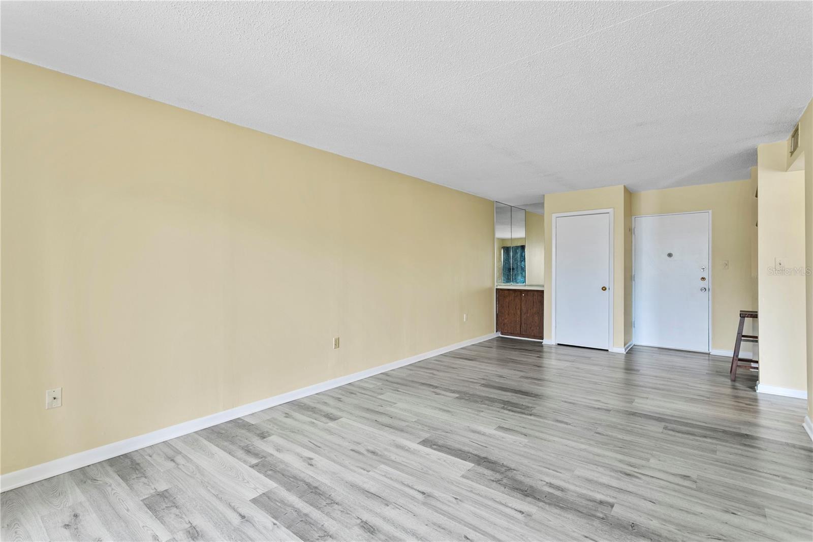 THE CONDOMIN F SUNSET PARK - Residential