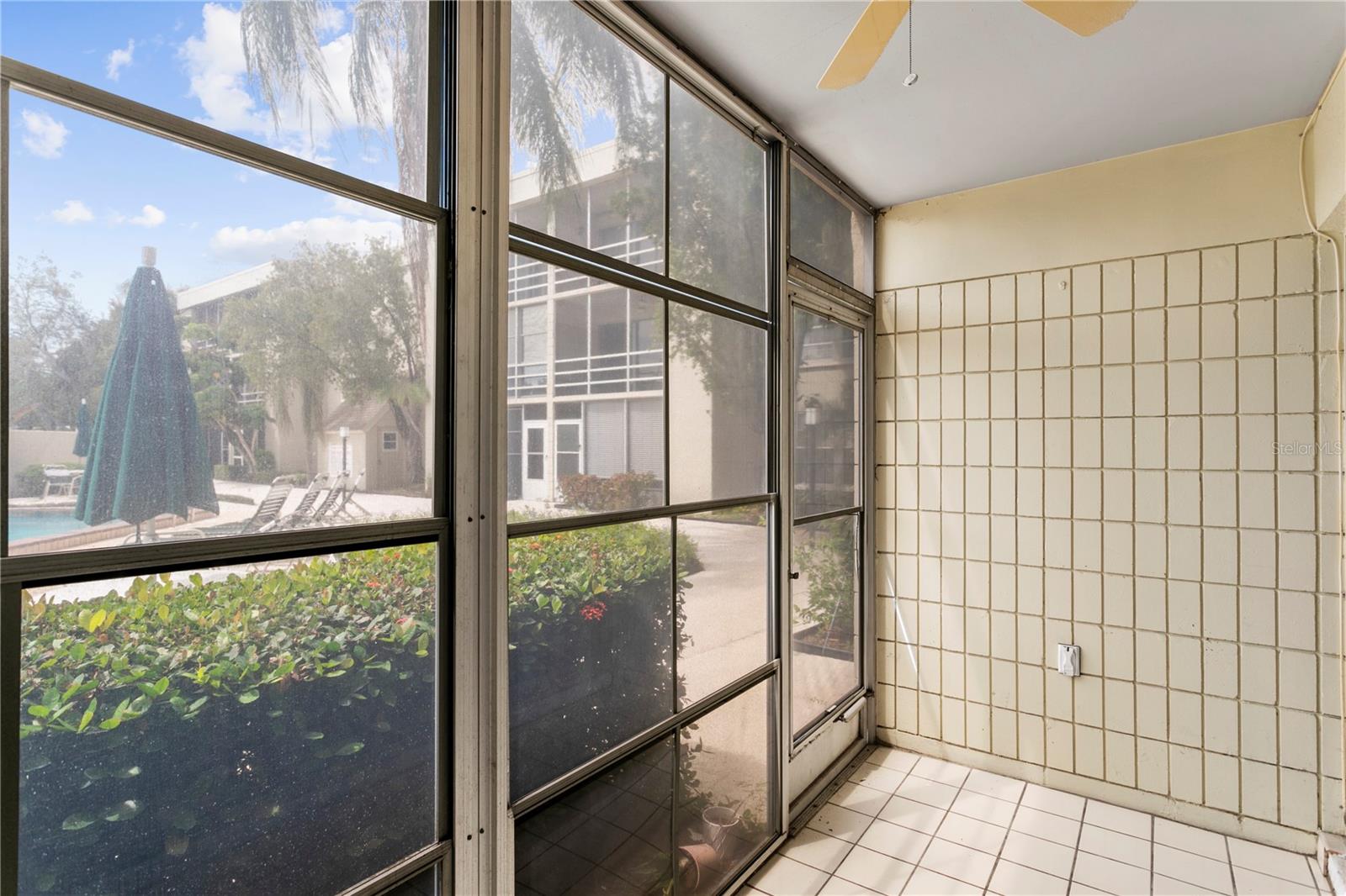 THE CONDOMIN F SUNSET PARK - Residential