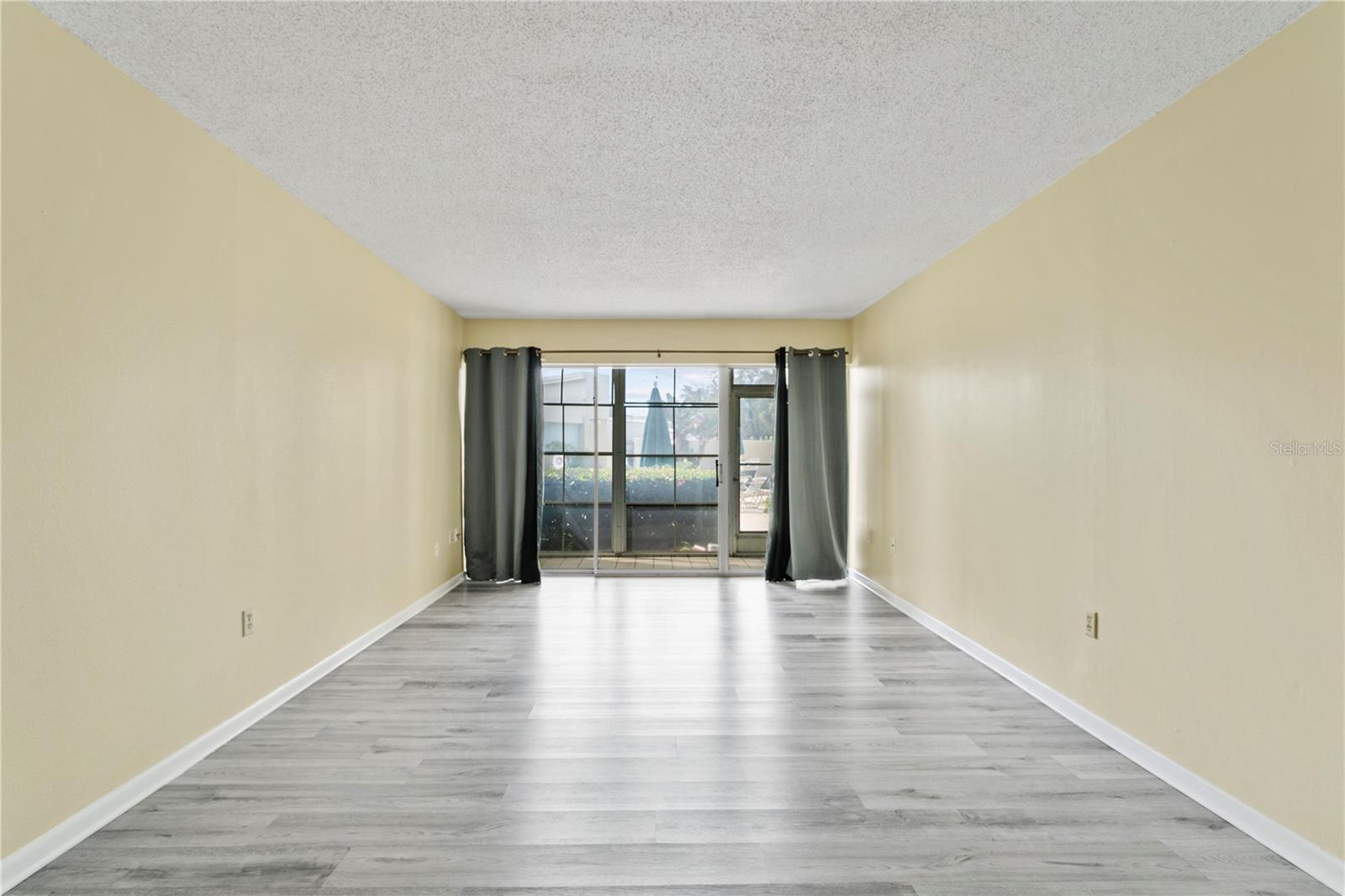 THE CONDOMIN F SUNSET PARK - Residential