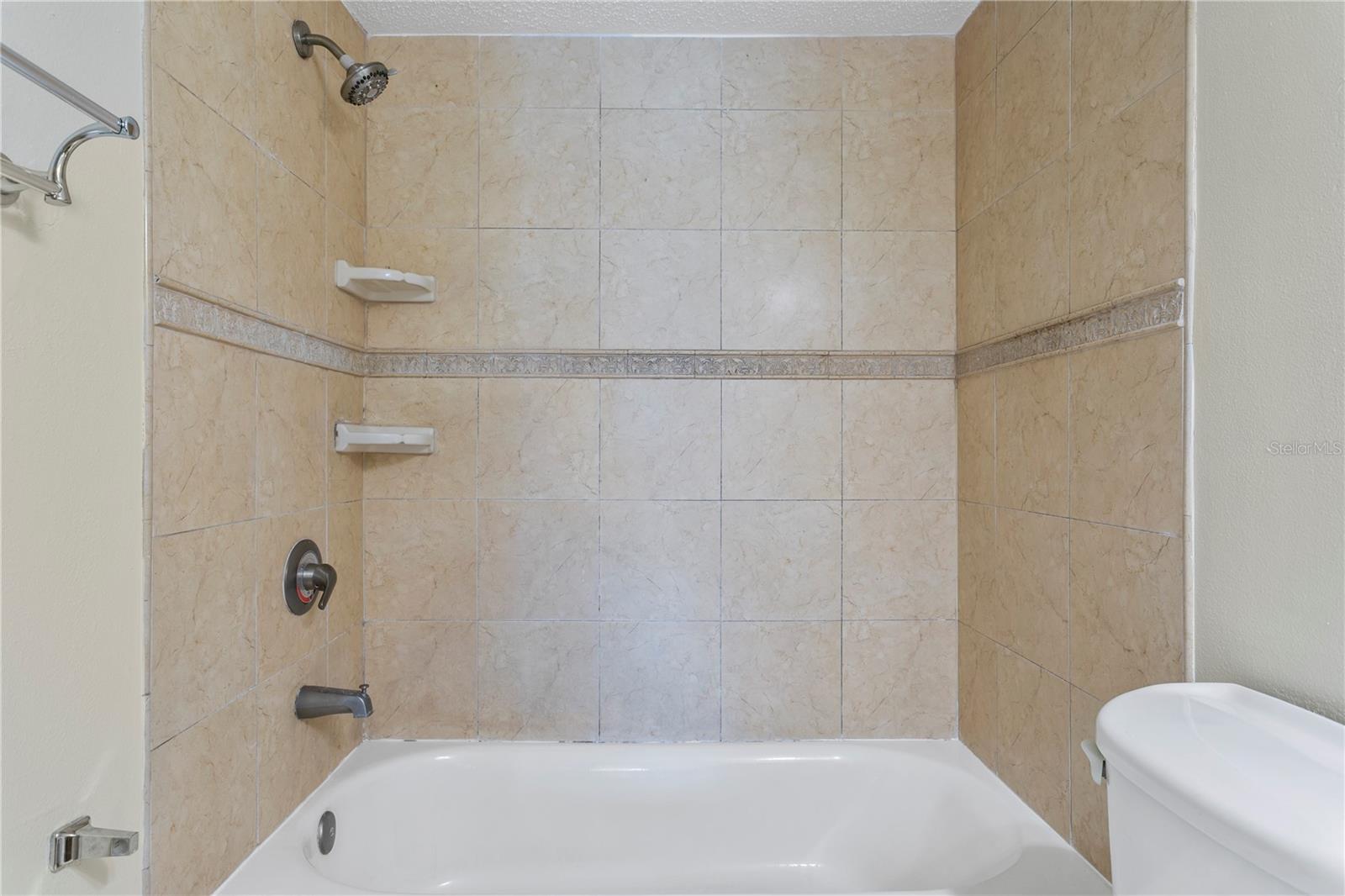 THE CONDOMIN F SUNSET PARK - Residential