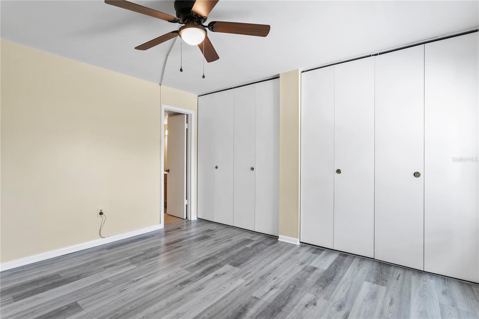 THE CONDOMIN F SUNSET PARK - Residential