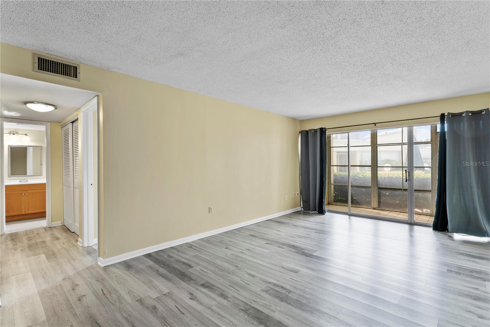 THE CONDOMIN F SUNSET PARK - Residential