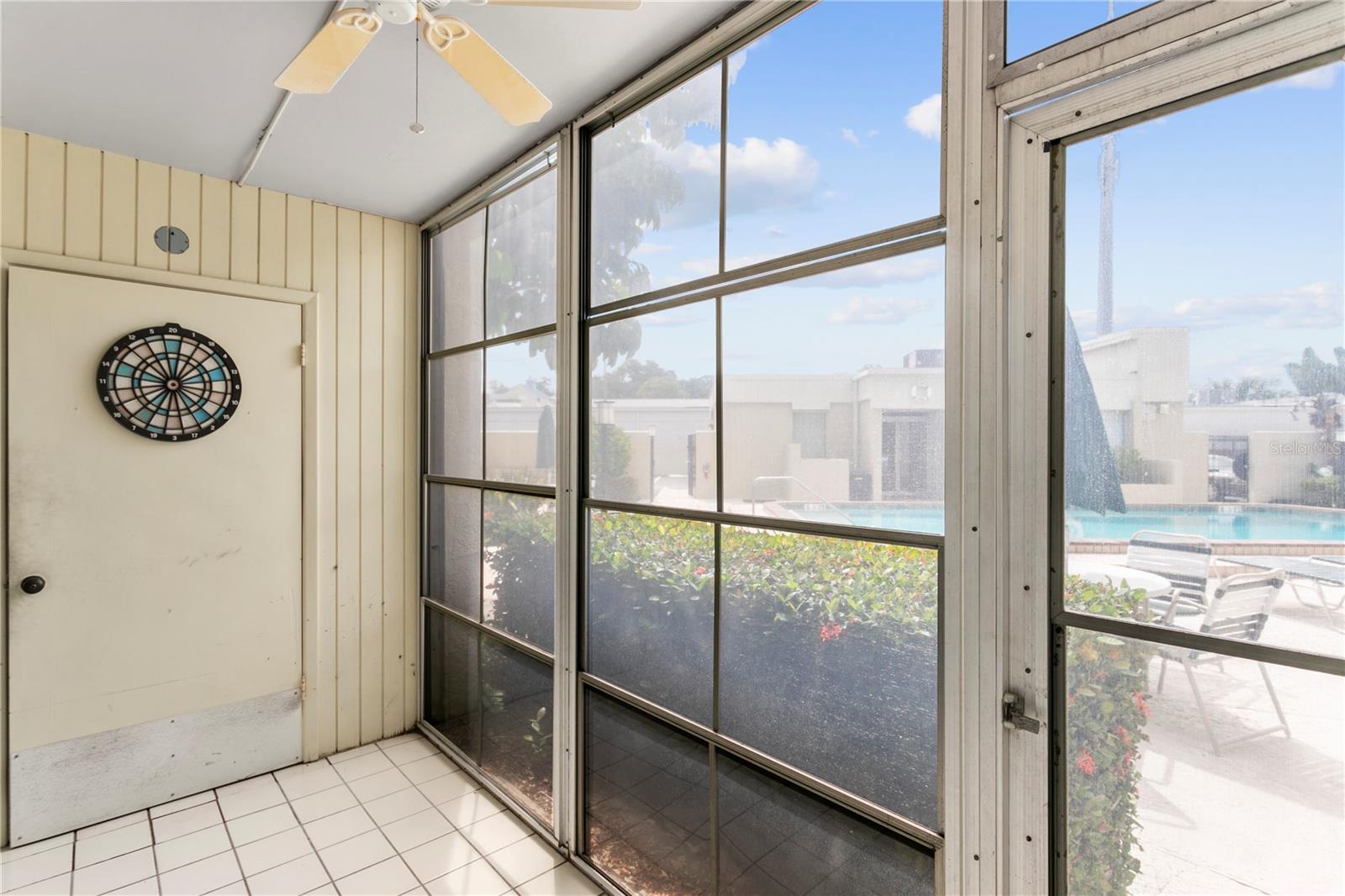 THE CONDOMIN F SUNSET PARK - Residential