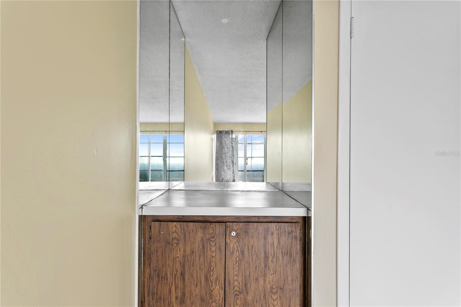 THE CONDOMIN F SUNSET PARK - Residential