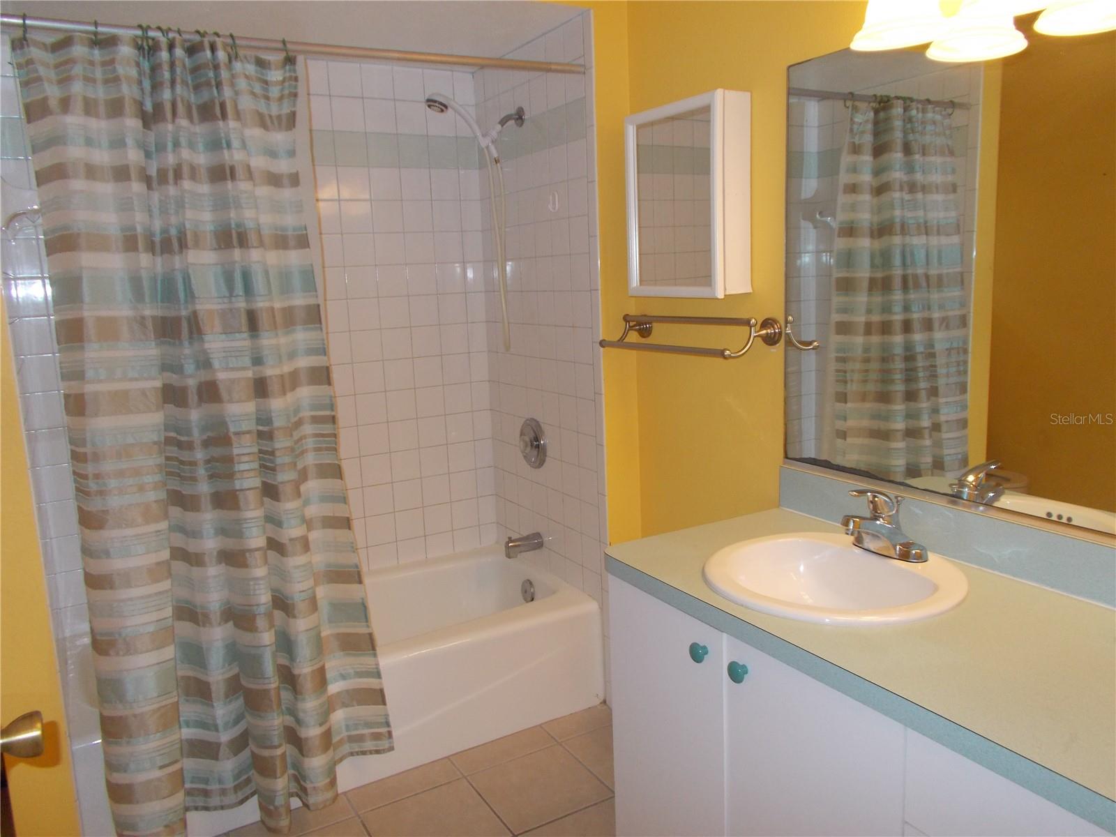 SOUTH VENICE - Residential Lease