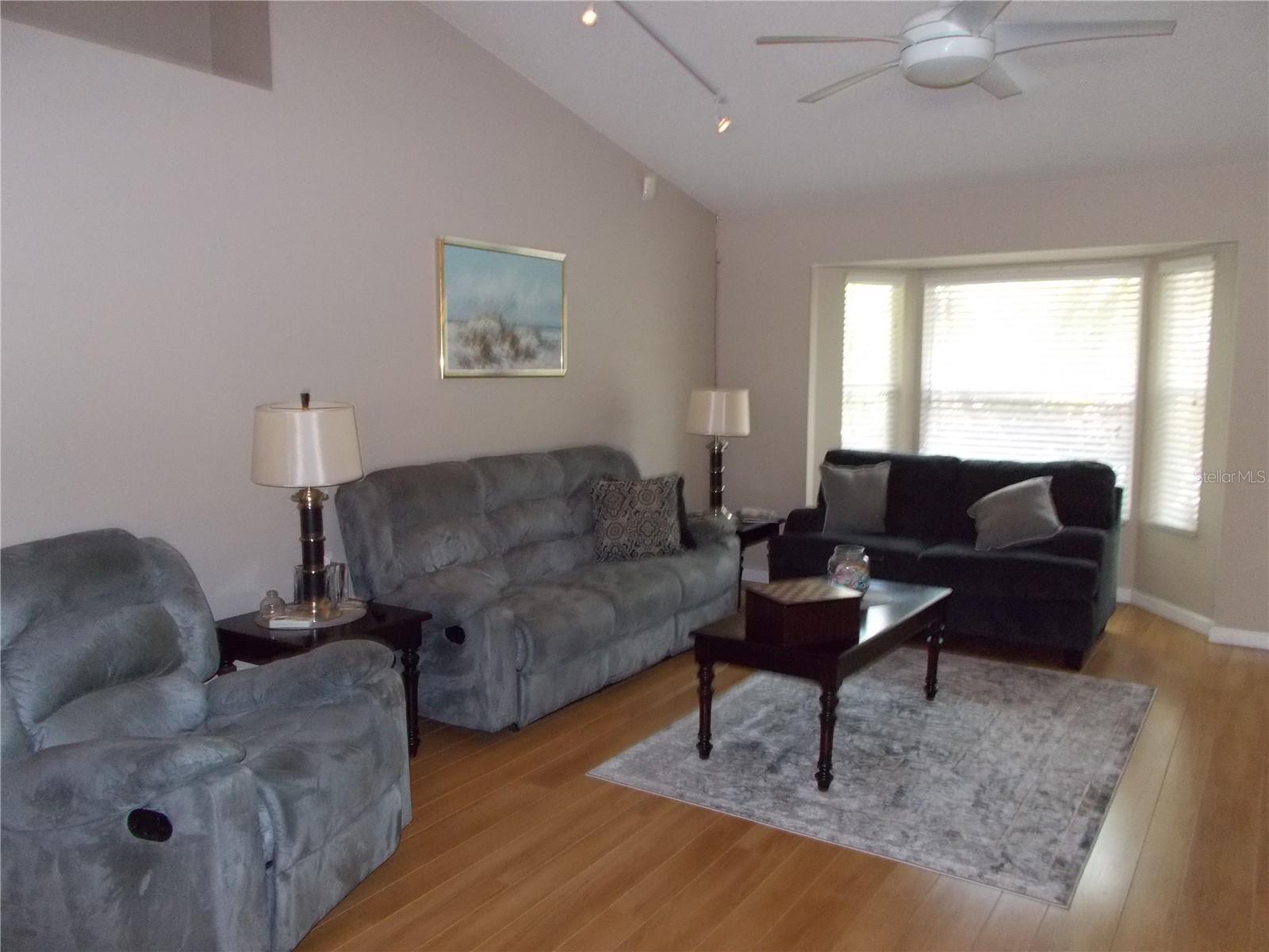 SOUTH VENICE - Residential Lease