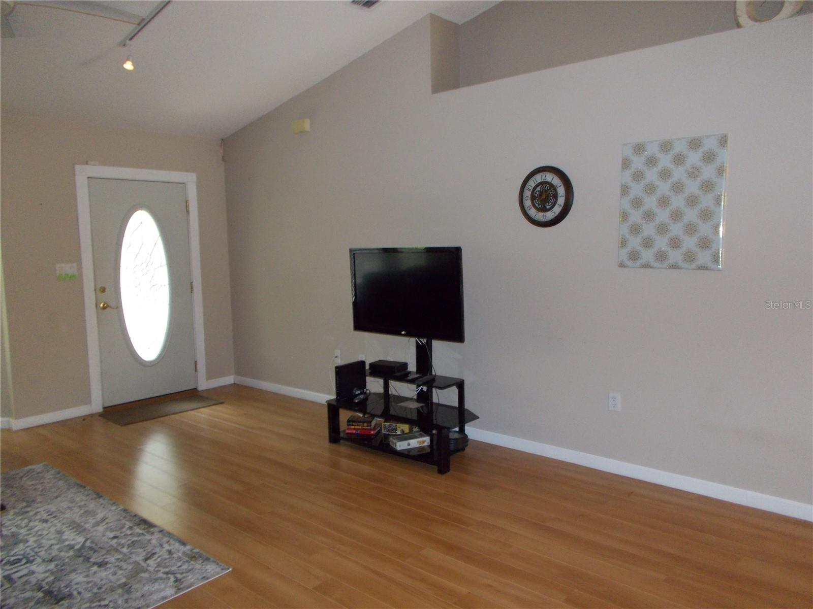 SOUTH VENICE - Residential Lease