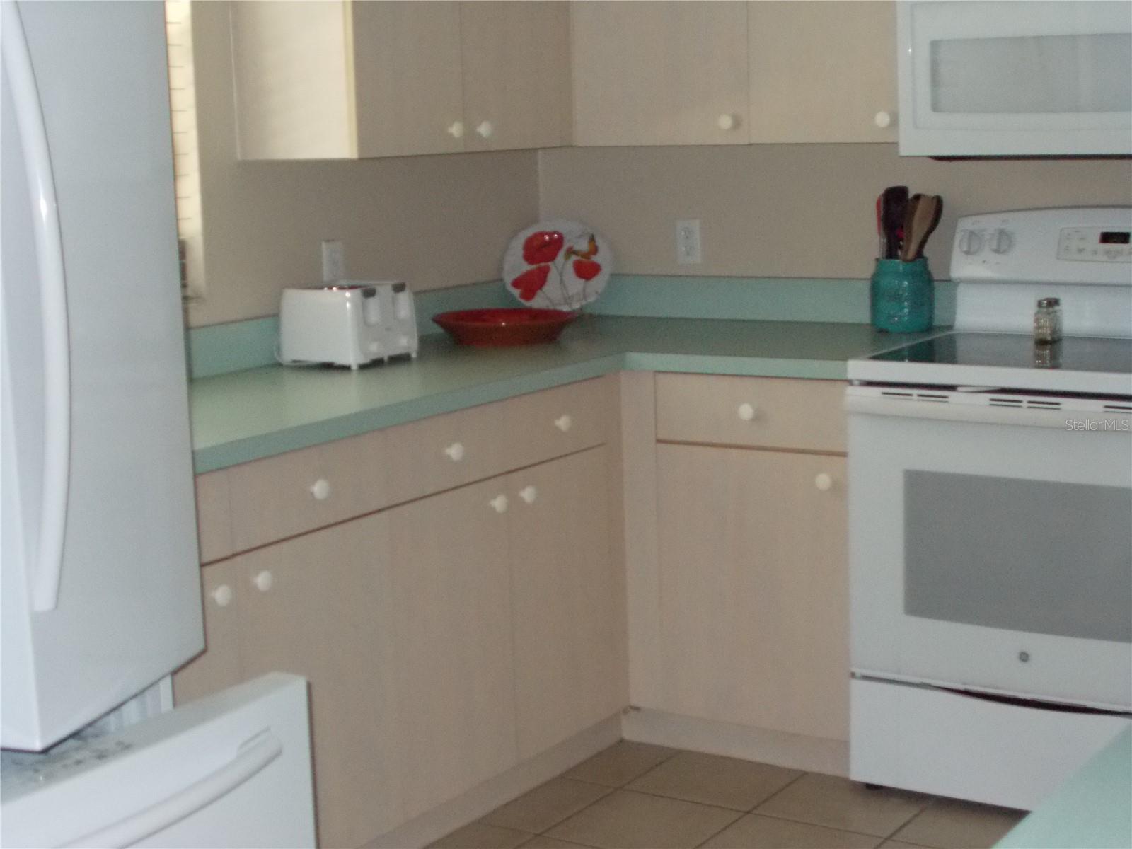 SOUTH VENICE - Residential Lease