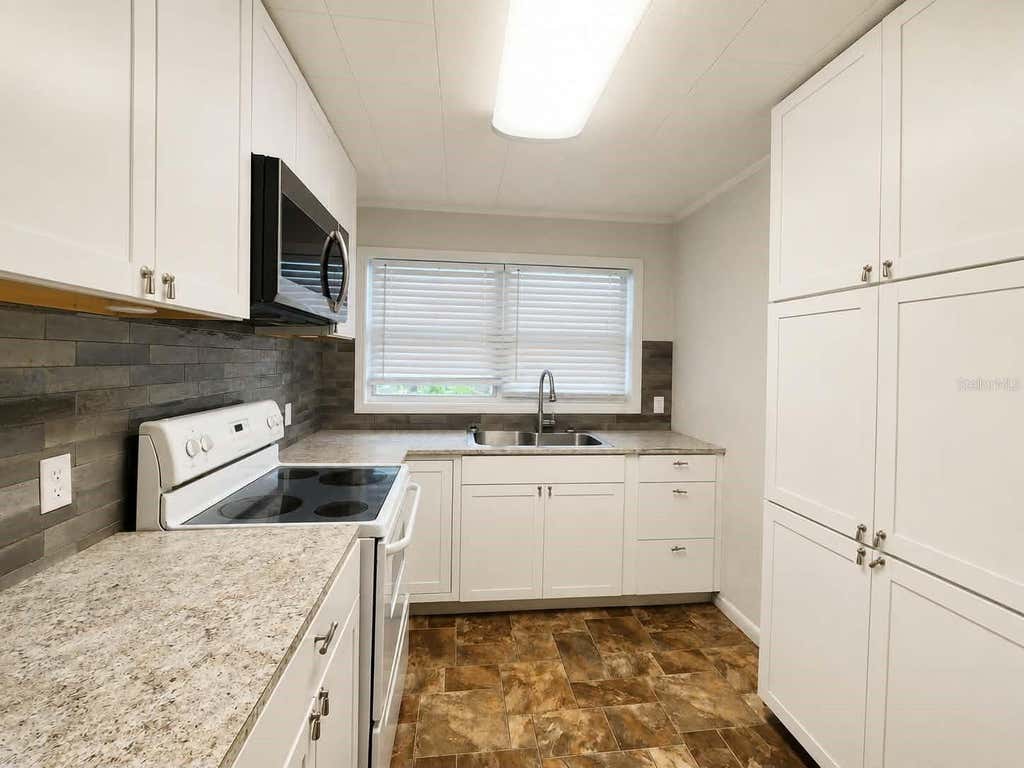 Photo of 108 9th Eloise Street, Winter Haven, FL 33880 (MLS # P4939519)
