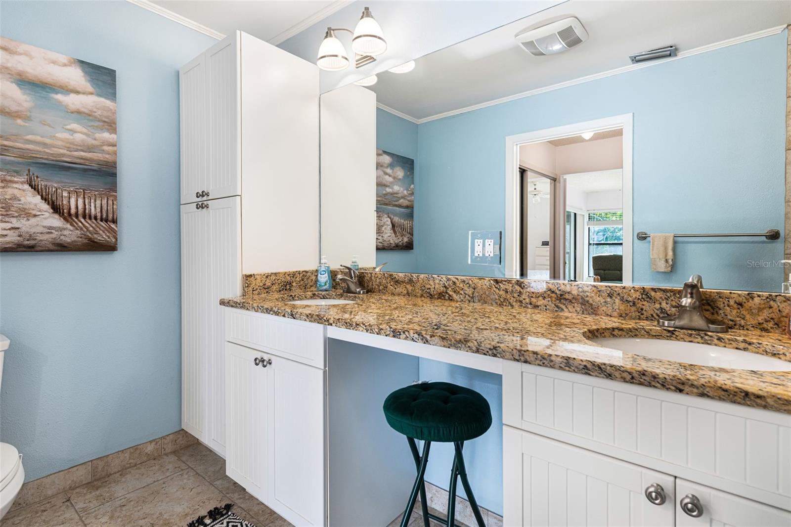 ADMIRALTY VILLAGE CONDO - Residential