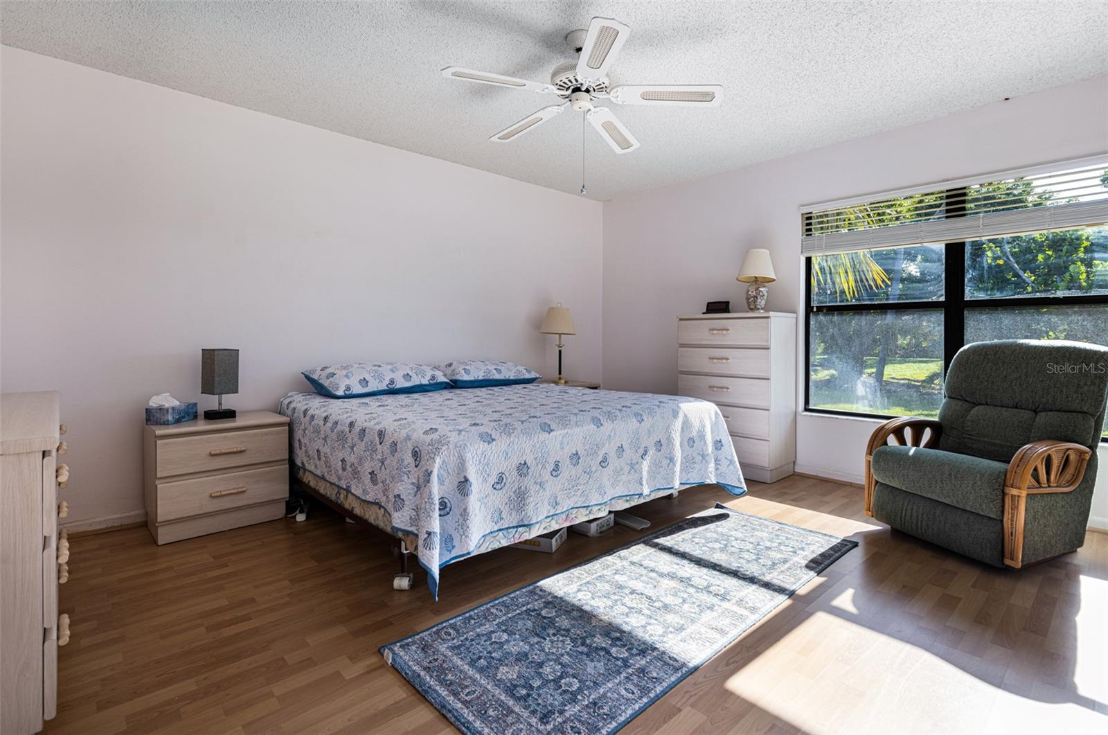 ADMIRALTY VILLAGE CONDO - Residential