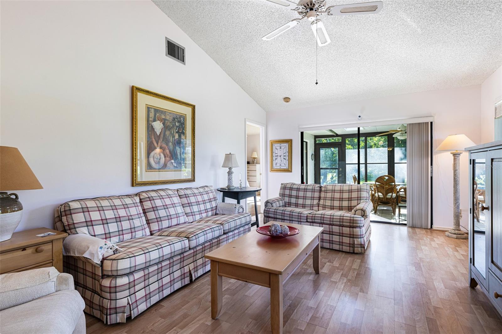 ADMIRALTY VILLAGE CONDO - Residential