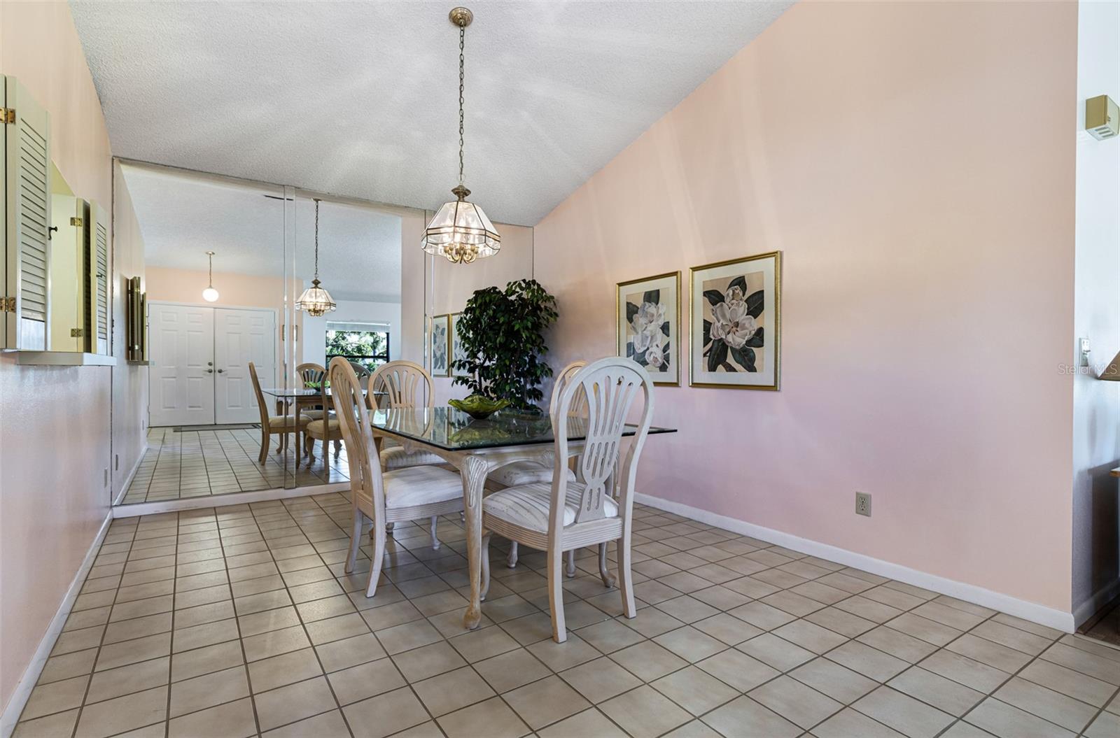 ADMIRALTY VILLAGE CONDO - Residential