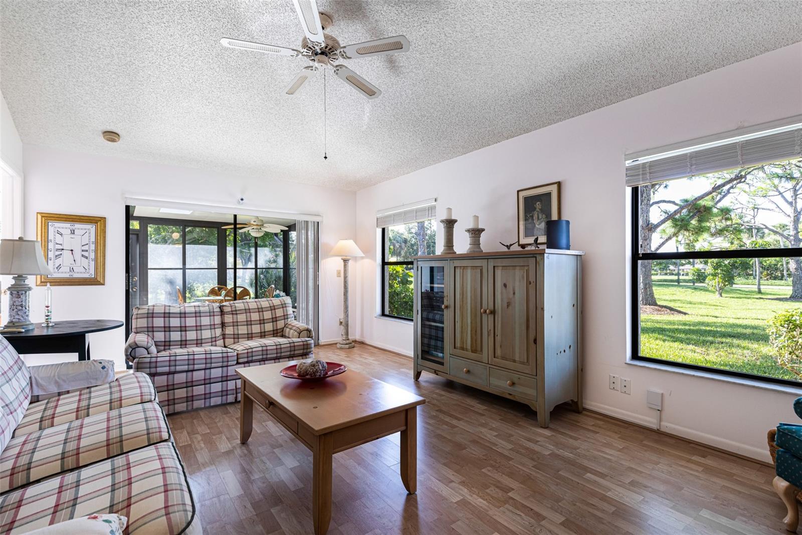 ADMIRALTY VILLAGE CONDO - Residential