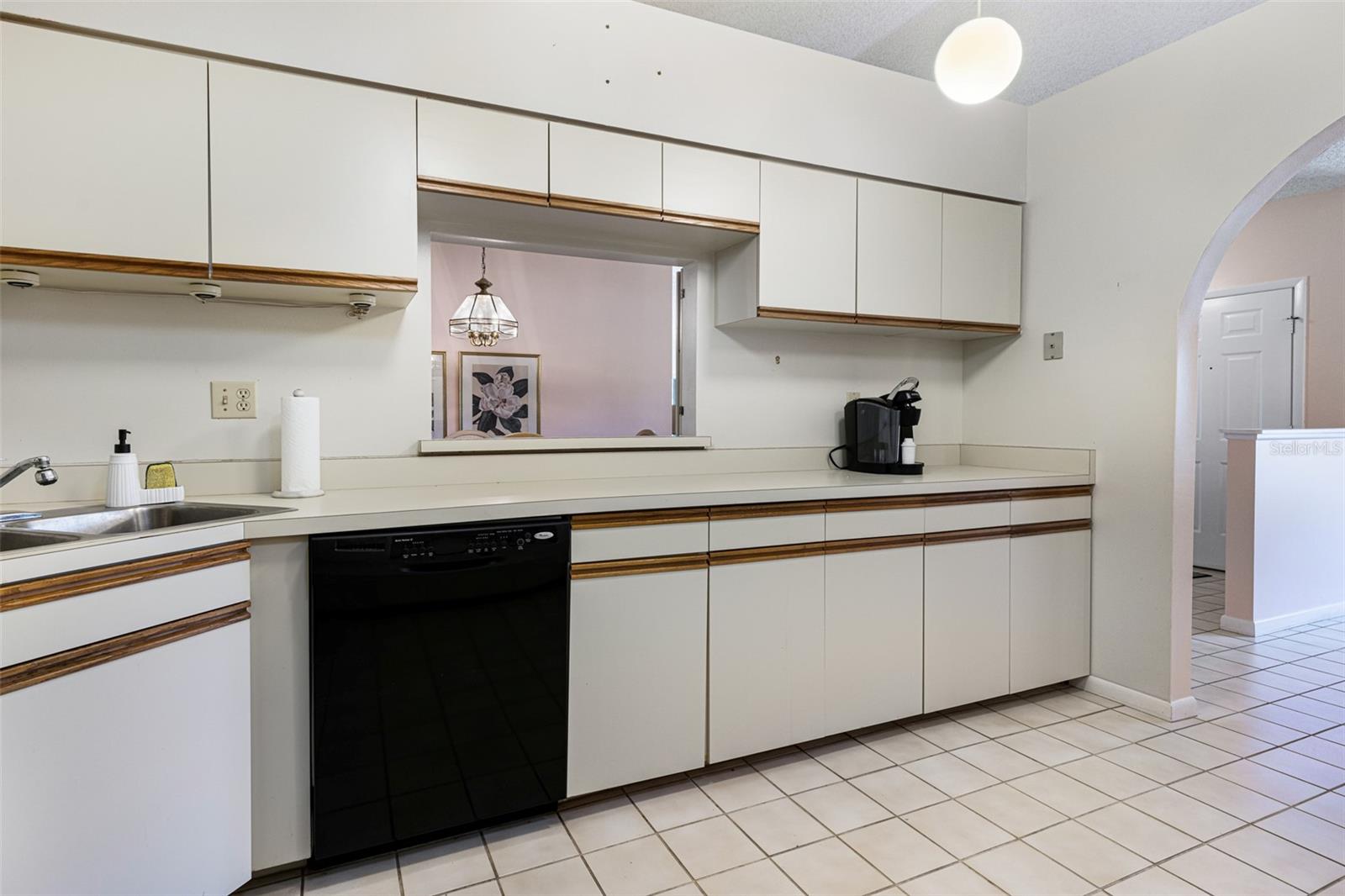 ADMIRALTY VILLAGE CONDO - Residential