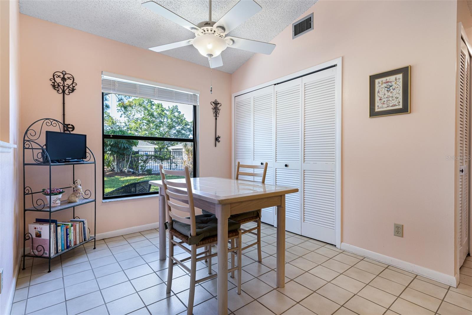 ADMIRALTY VILLAGE CONDO - Residential