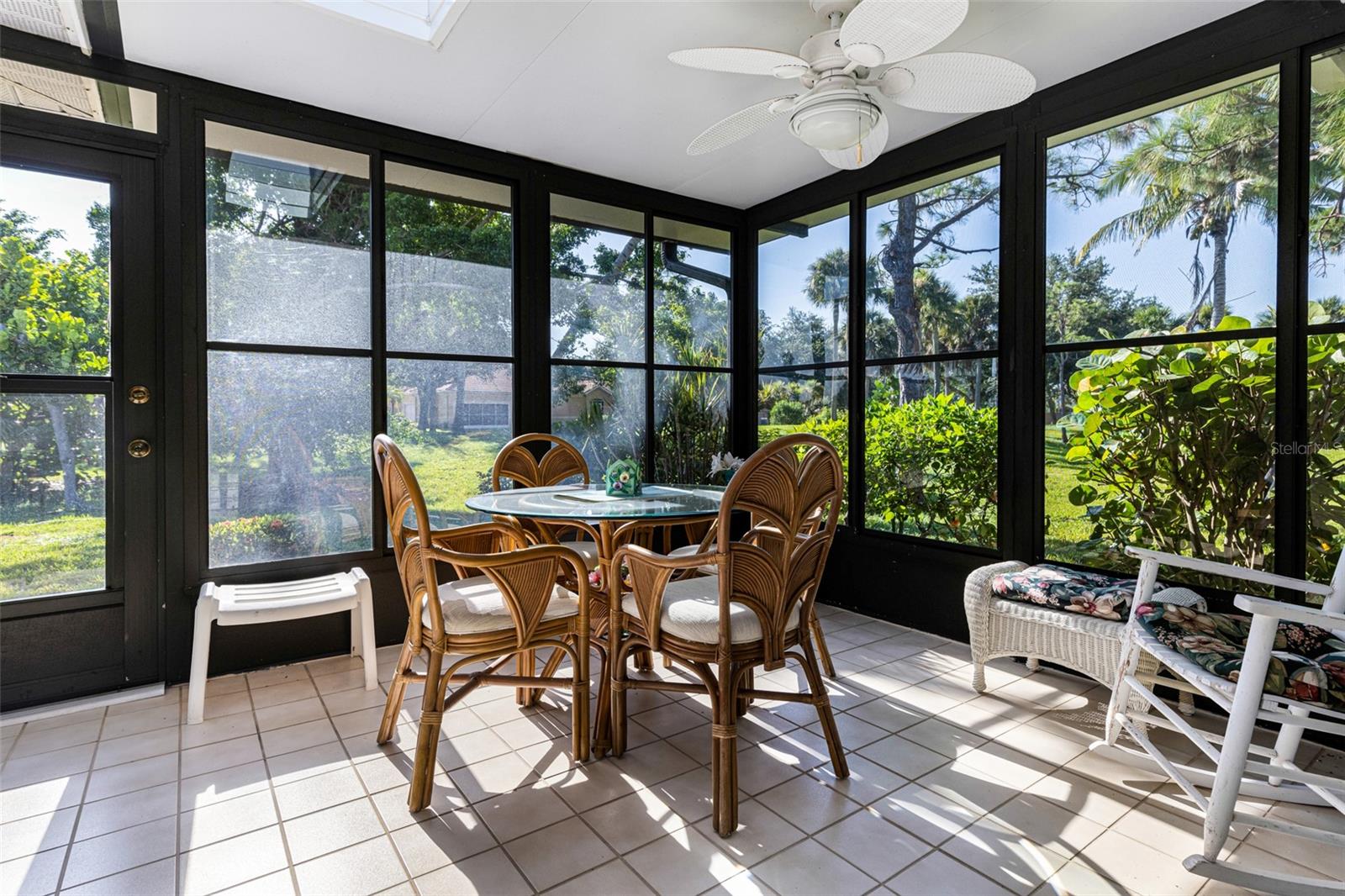 ADMIRALTY VILLAGE CONDO - Residential