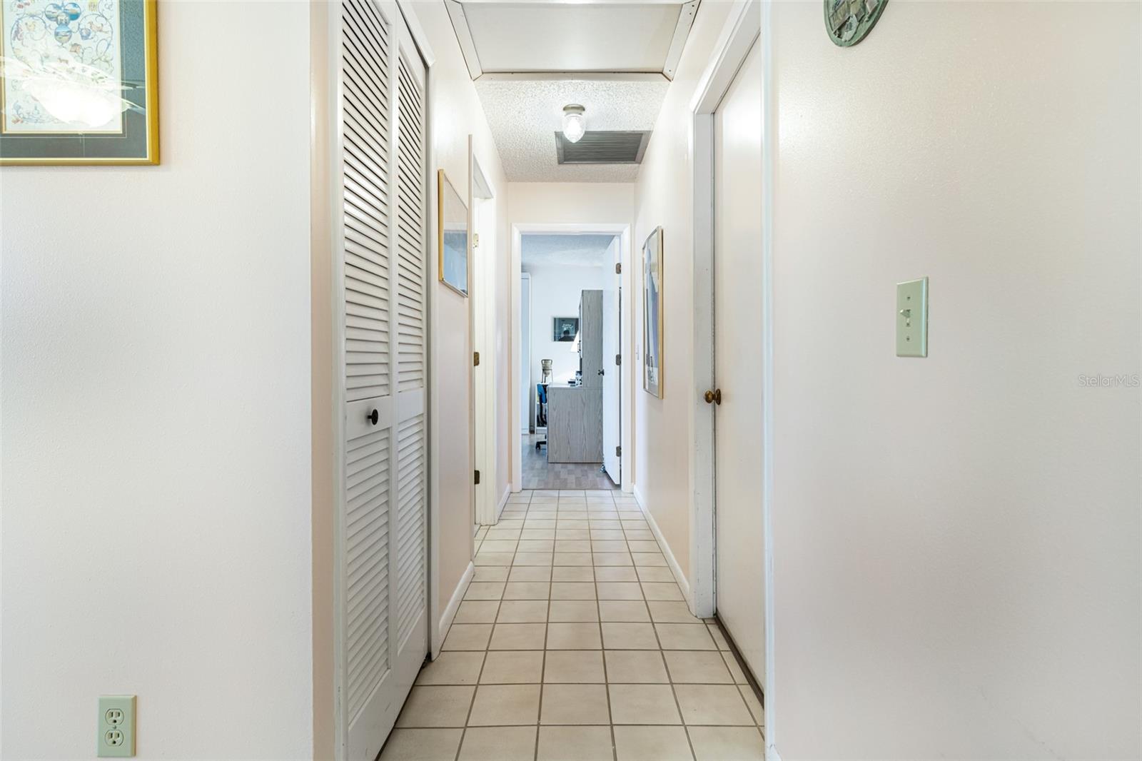 ADMIRALTY VILLAGE CONDO - Residential