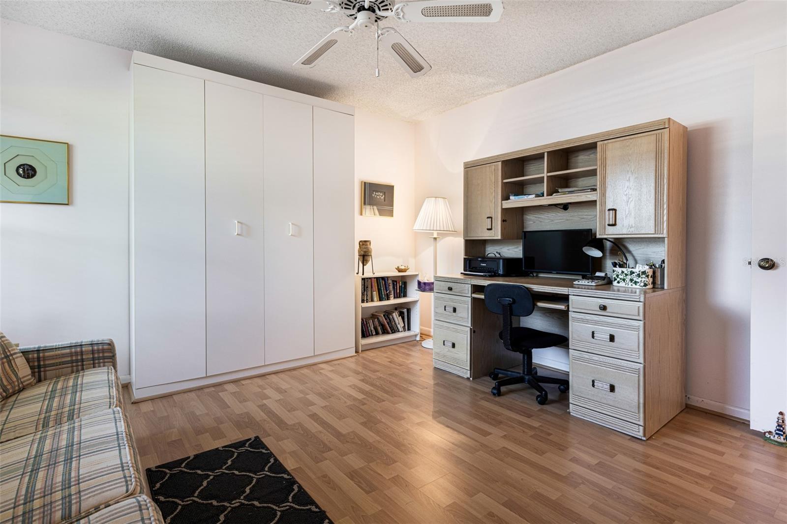 ADMIRALTY VILLAGE CONDO - Residential