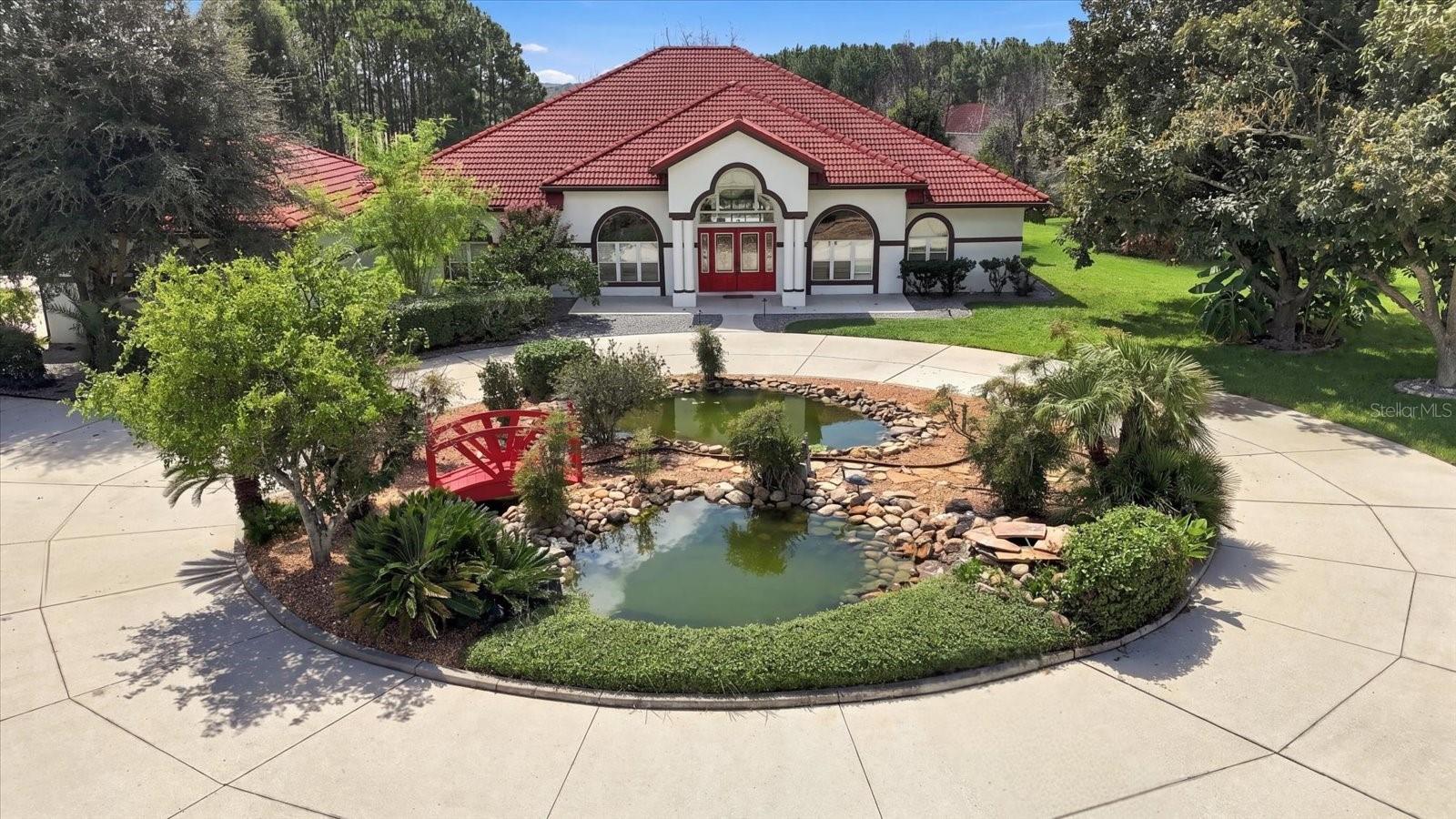546 W FENWAY DRIVE