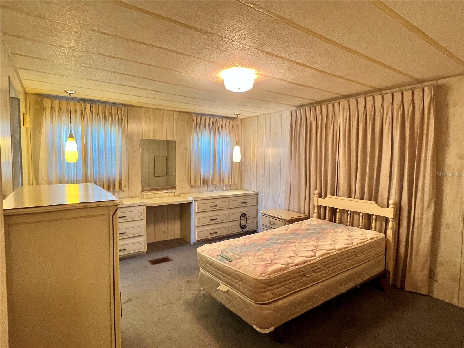 HAWTHORNE AT LEESBURG A COOP - Residential