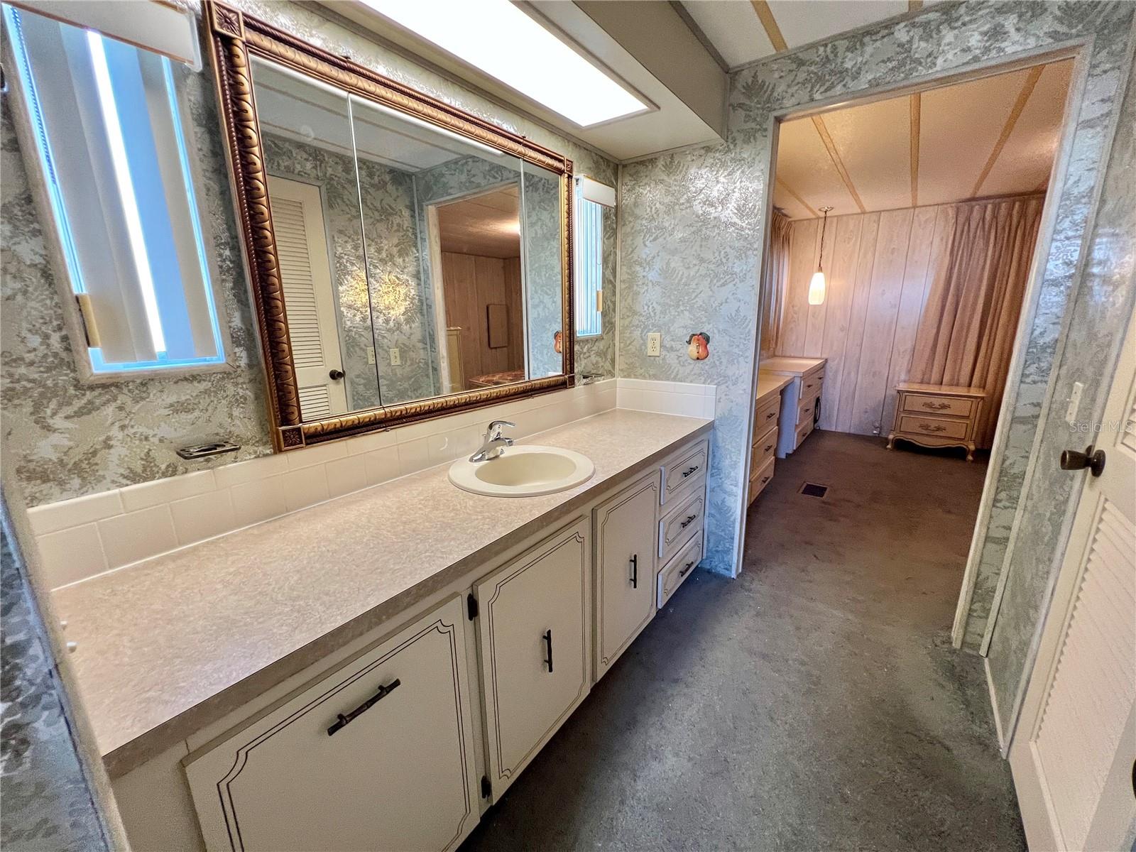 HAWTHORNE AT LEESBURG A COOP - Residential