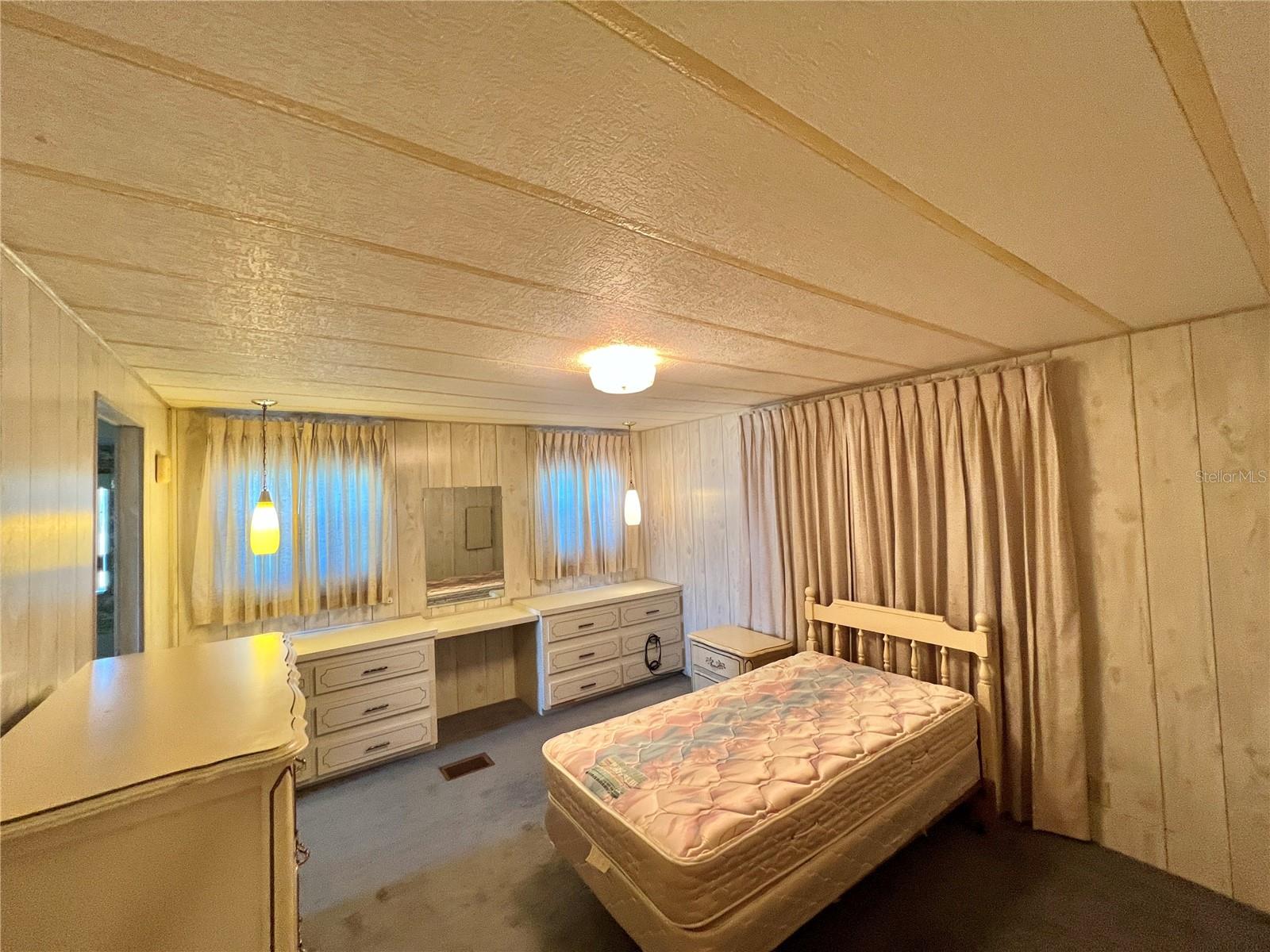 HAWTHORNE AT LEESBURG A COOP - Residential