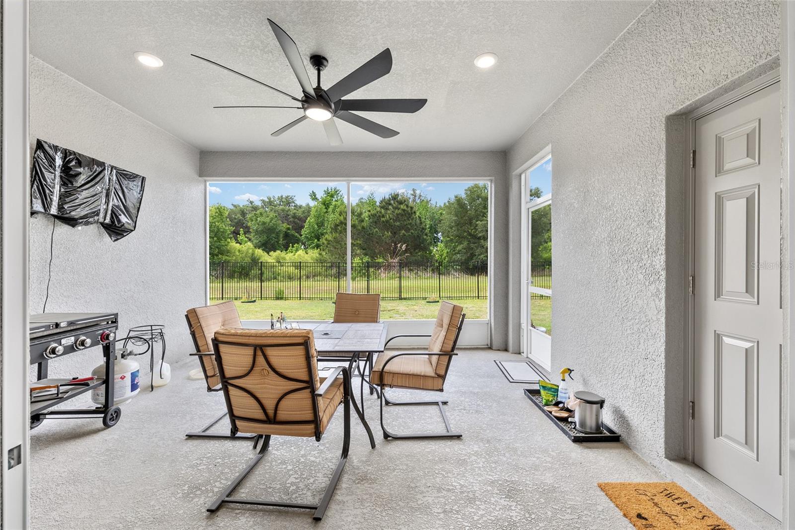 SUMMERCREST - Residential