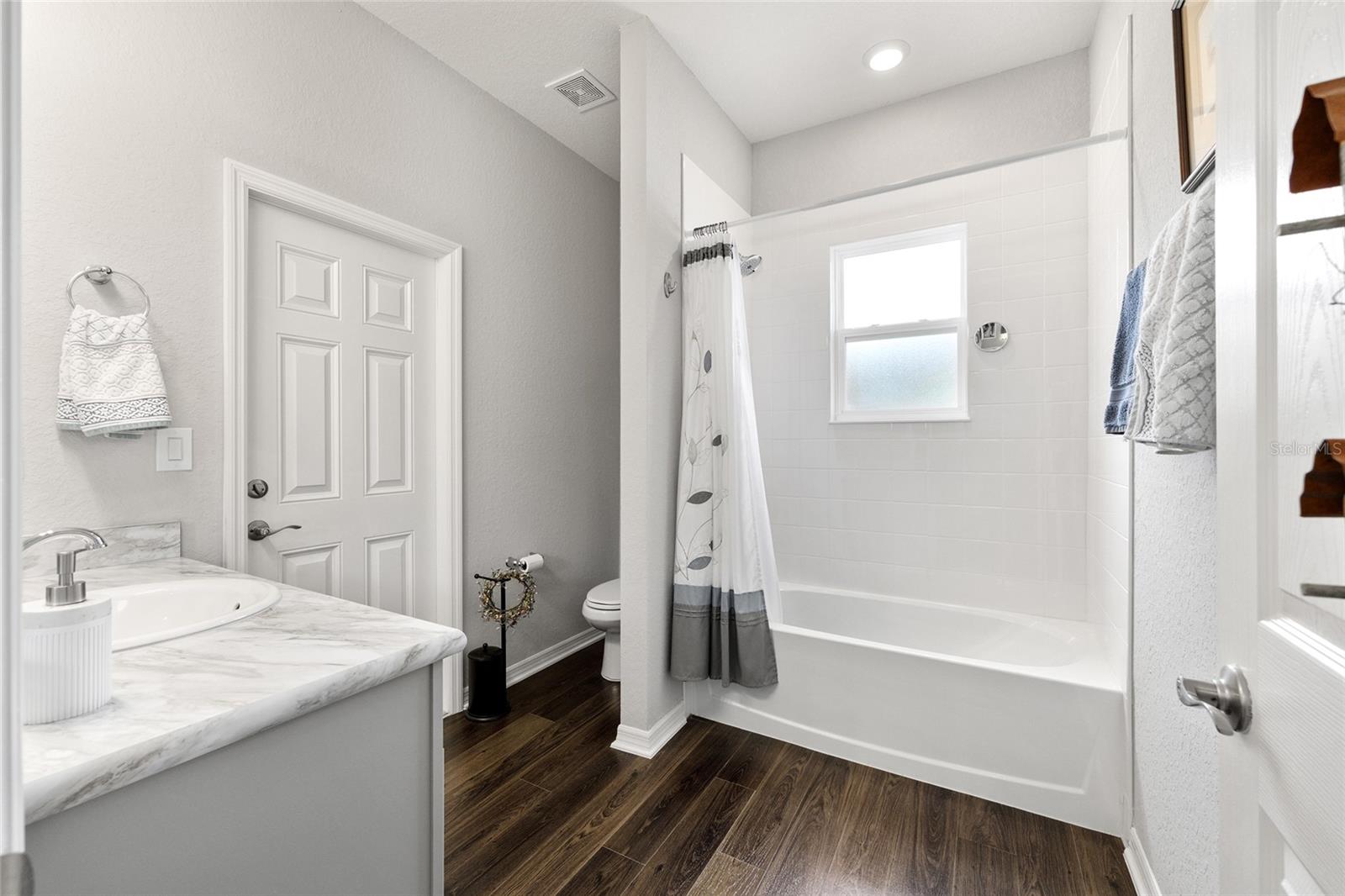 SUMMERCREST - Residential