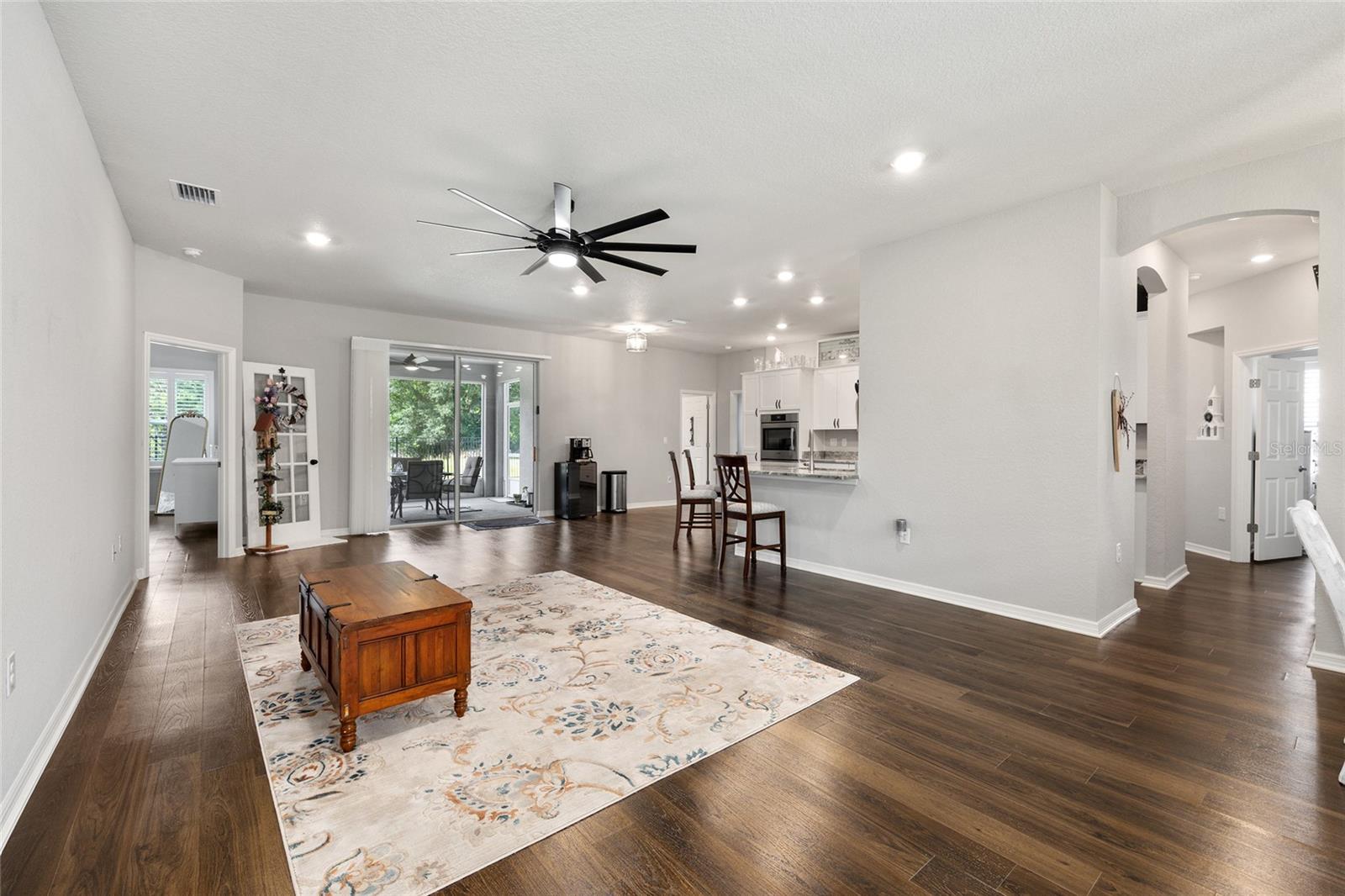 SUMMERCREST - Residential