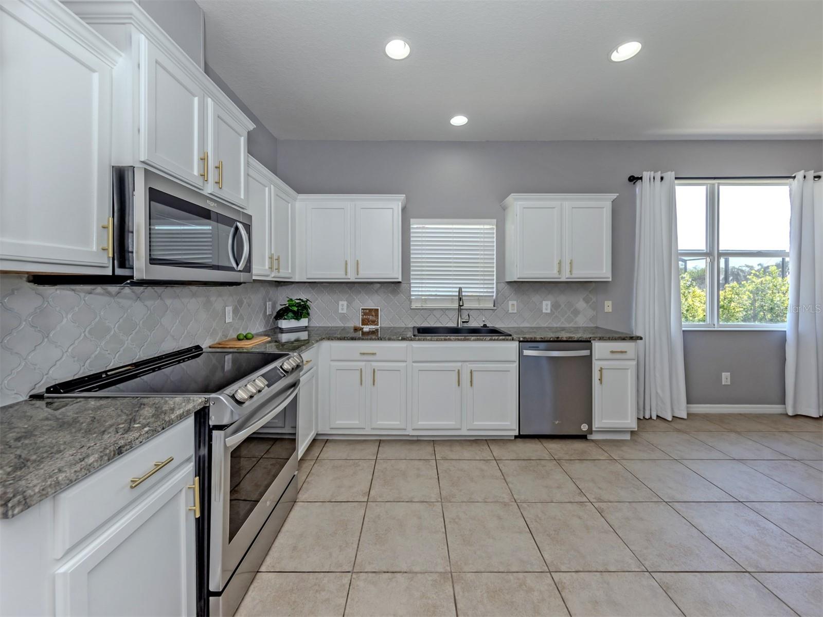 STONEYBROOK AT VENICE - Residential