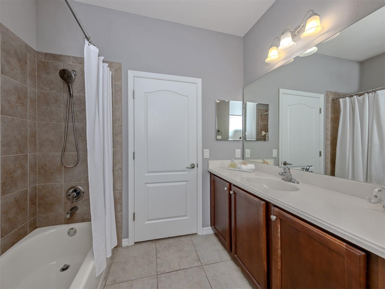 STONEYBROOK AT VENICE - Residential