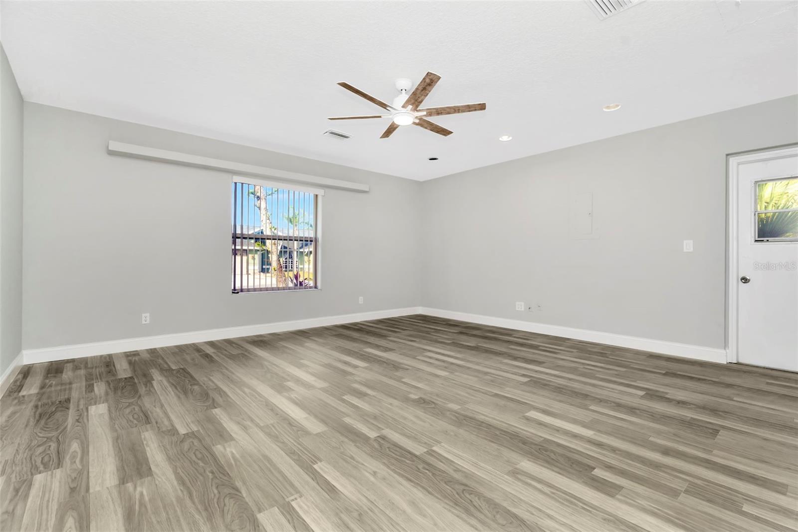 PARK LAKE ESTATES - Residential