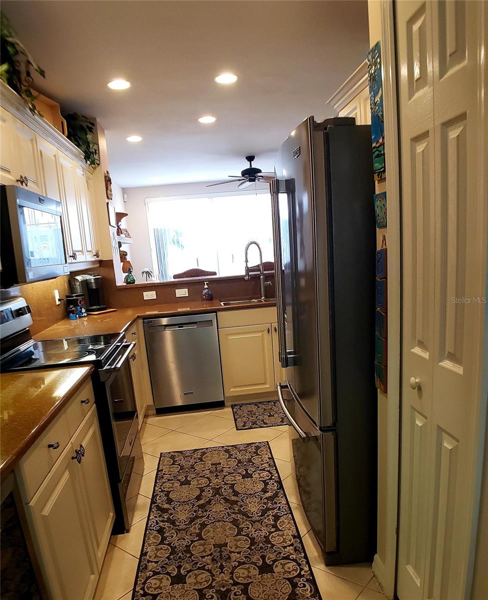 HARBORAGE ON BRADEN RIVER PH II - Residential