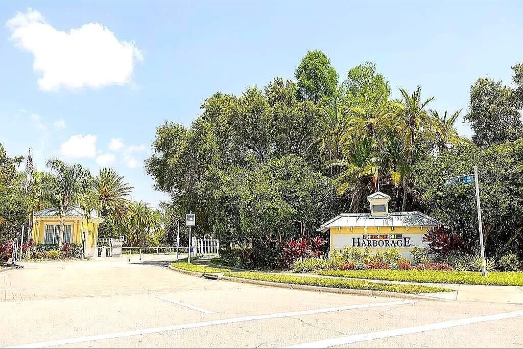 Photo of 5662 Whitehead Street, Bradenton, FL 34203 (MLS # O6359524)