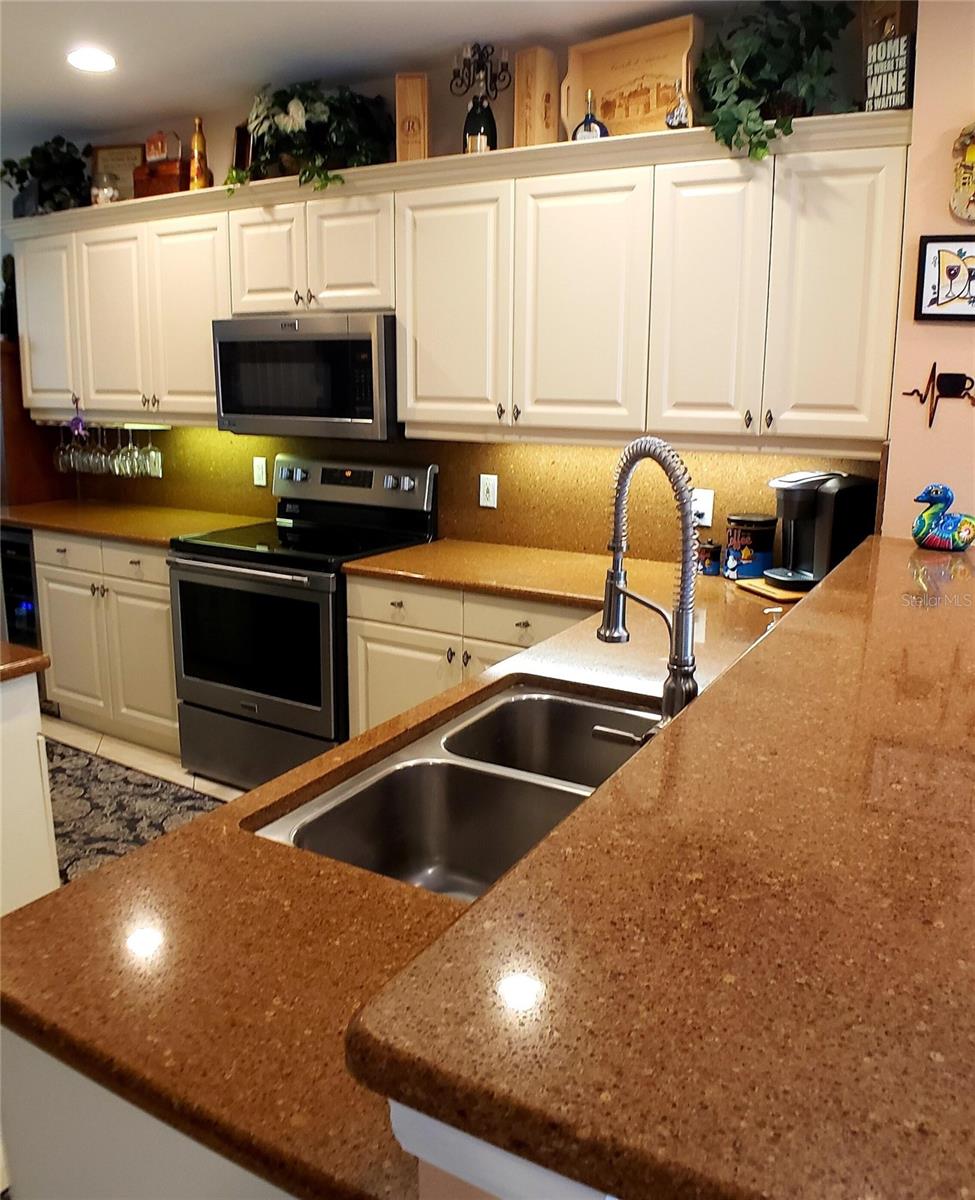 HARBORAGE ON BRADEN RIVER PH II - Residential