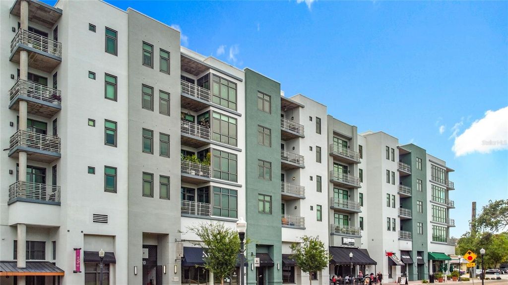 Photo of 10 N Summerlin Avenue #15, Orlando, FL 32801 (MLS # O6347625)