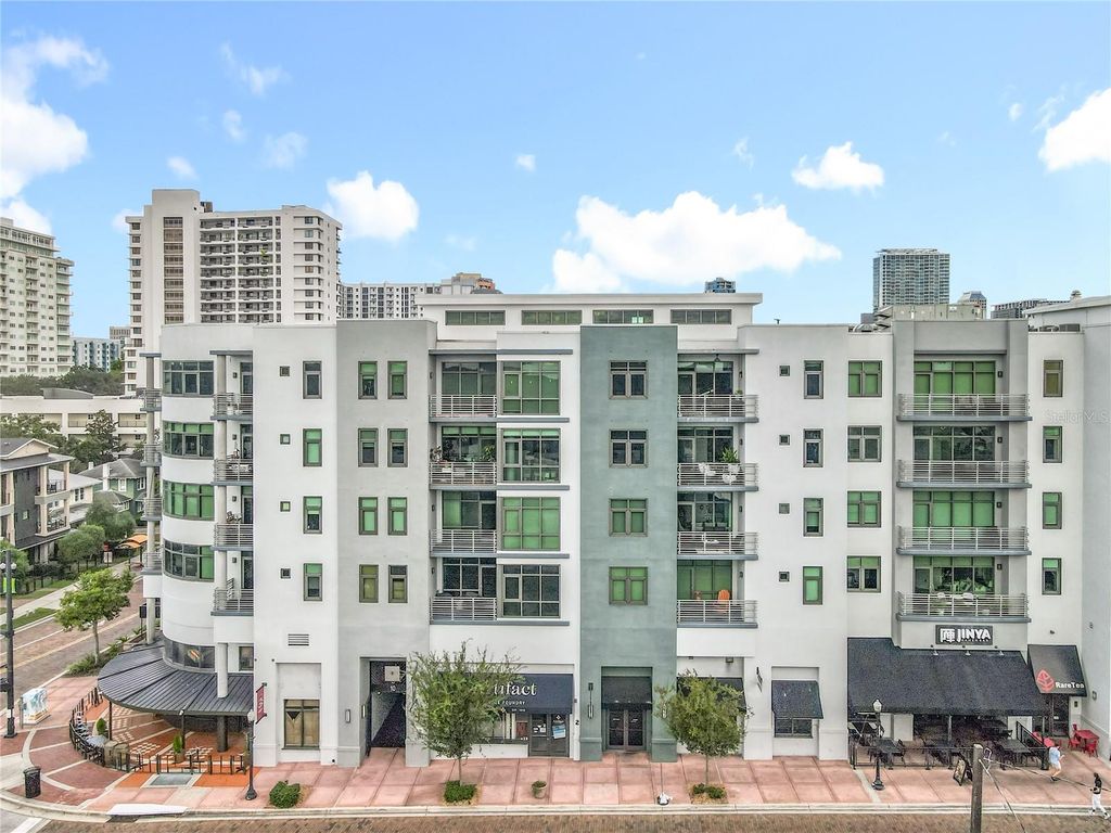 Photo of 10 N Summerlin Avenue #15, Orlando, FL 32801 (MLS # O6347625)